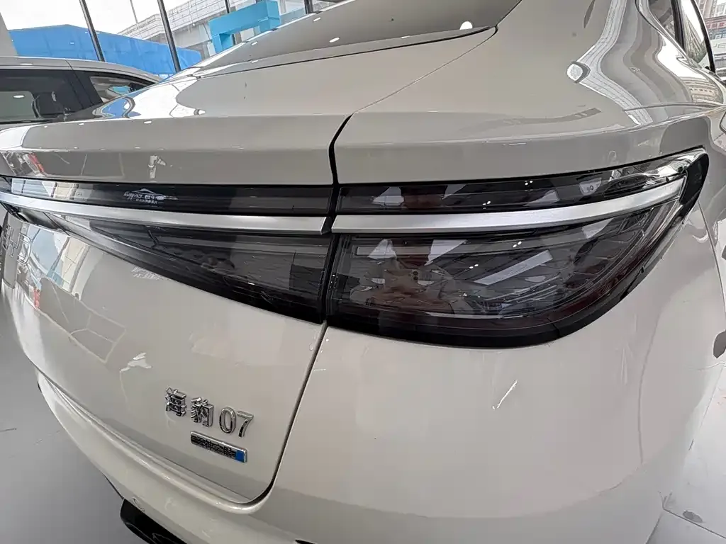 BYD Seal 07 DM-i — фото 8