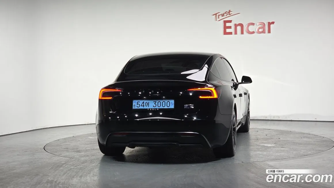 Tesla Model 3 2024 из KR, фото 2
