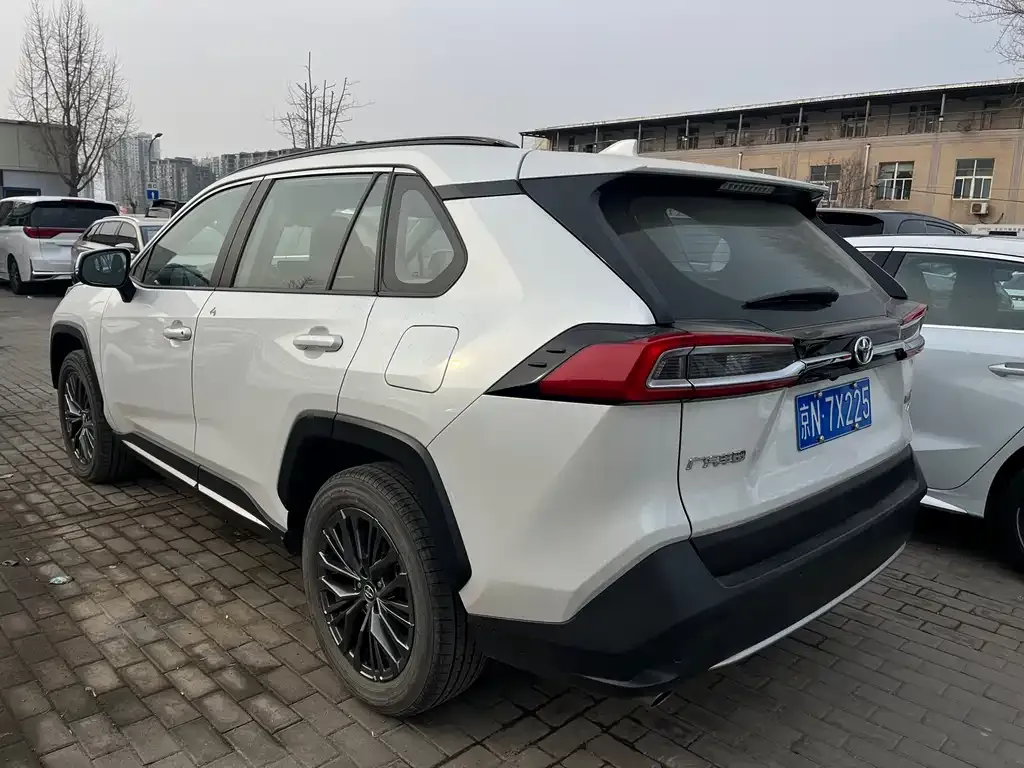 Toyota Wildlander 2023 из CN, фото 2