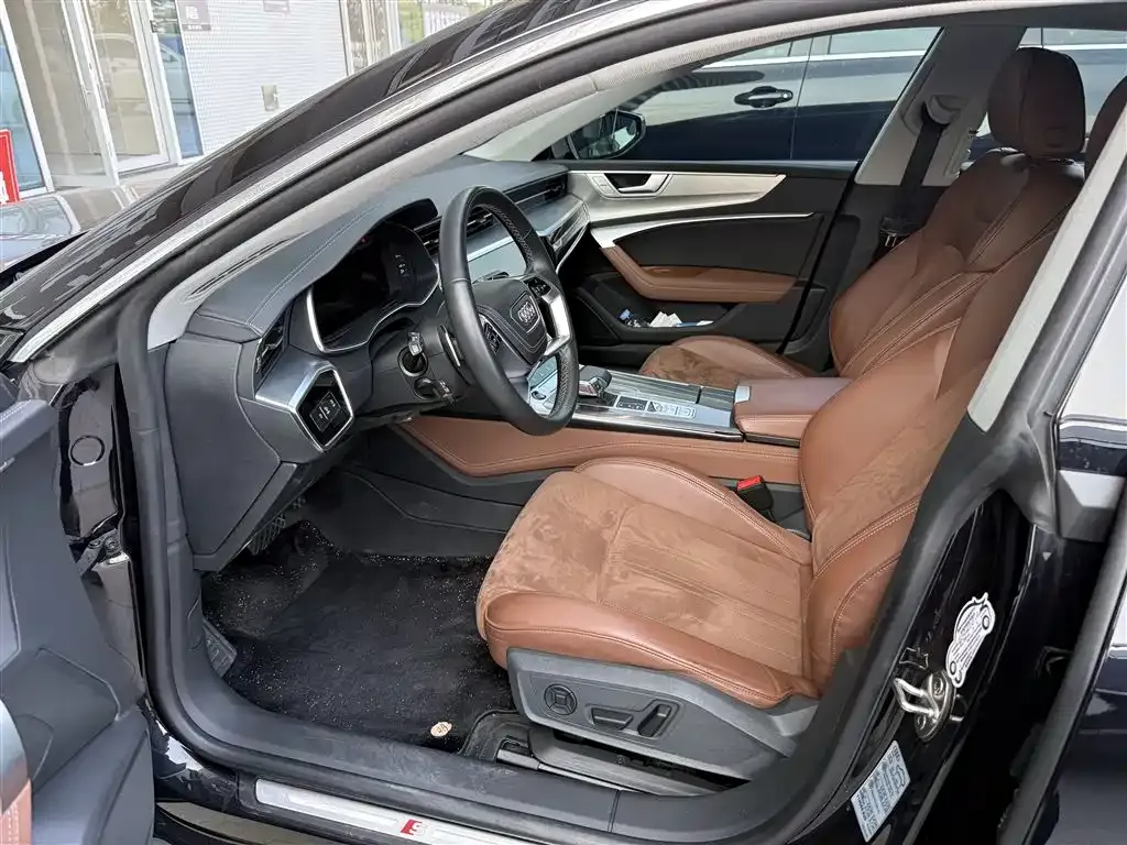 Audi A7L 2024 из CN, фото 3