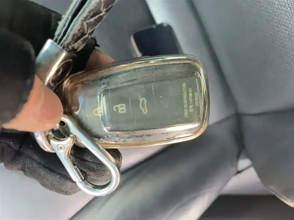 Toyota Camry 2023 из CN, фото 2