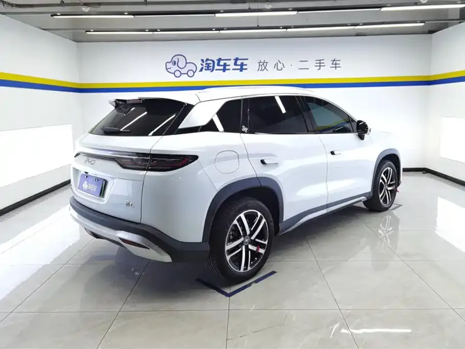 BYD L DM-i — фото 4