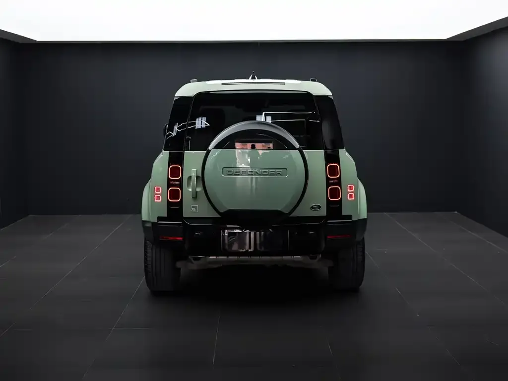 Land Rover Defender — фото 5