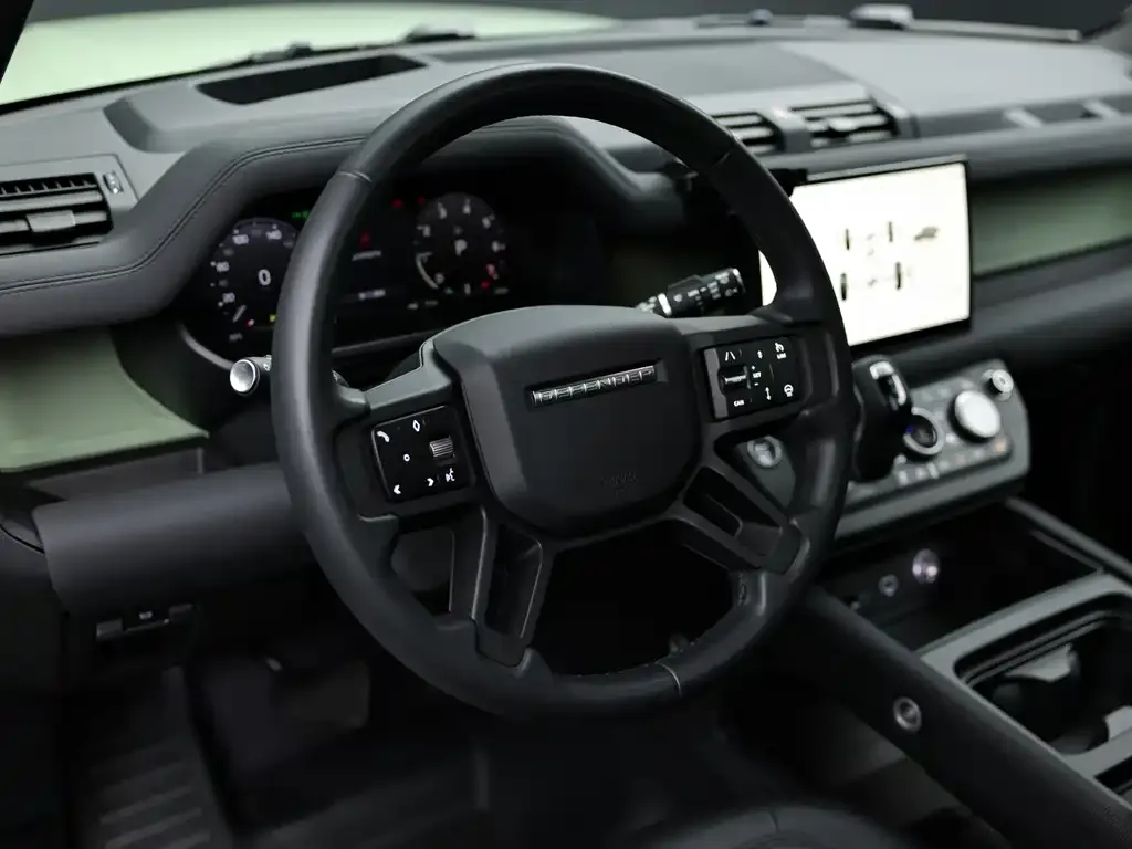 Land Rover Defender — фото 6