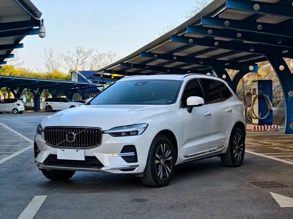 Volvo XC60 2022 из CN, фото 1