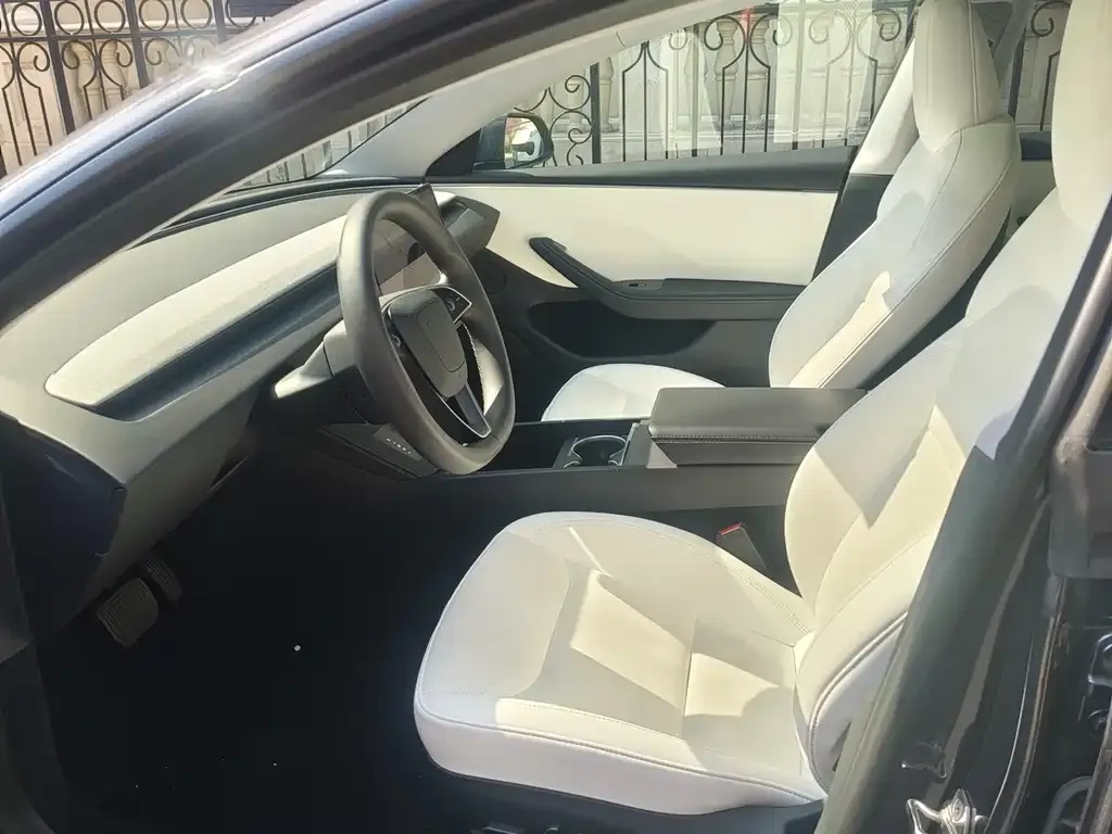 Tesla Model 3 — фото 3