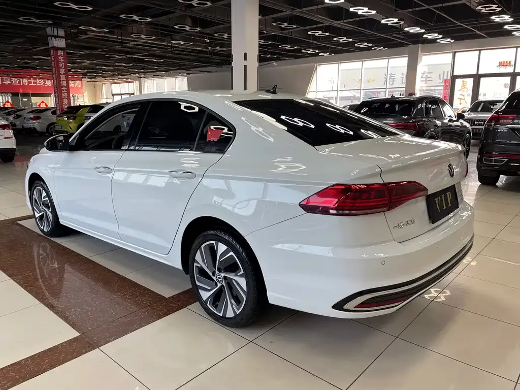 Volkswagen Bora 2023 из CN, фото 10