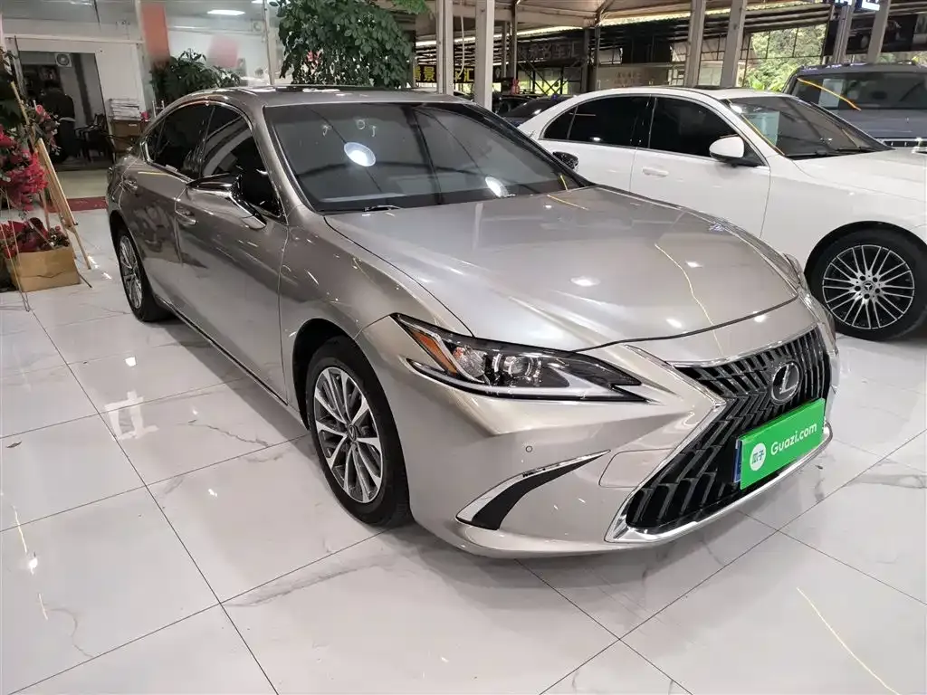 Lexus ES — фото 10