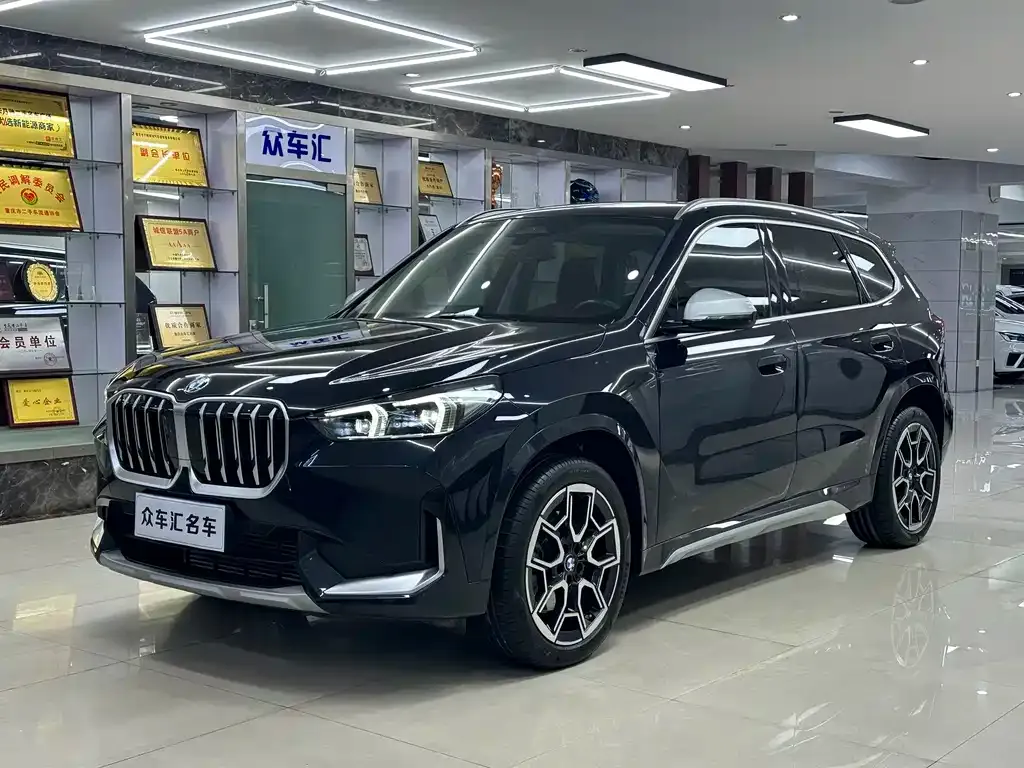 BMW X1 — фото 1