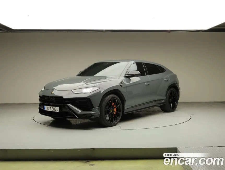 Lamborghini Urus — фото 1