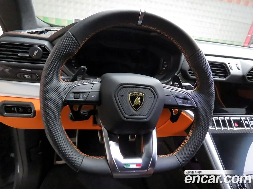 Lamborghini Urus — фото 8