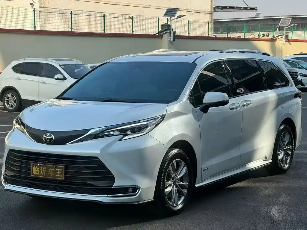 Toyota Sienna 2025 из CN, фото 1