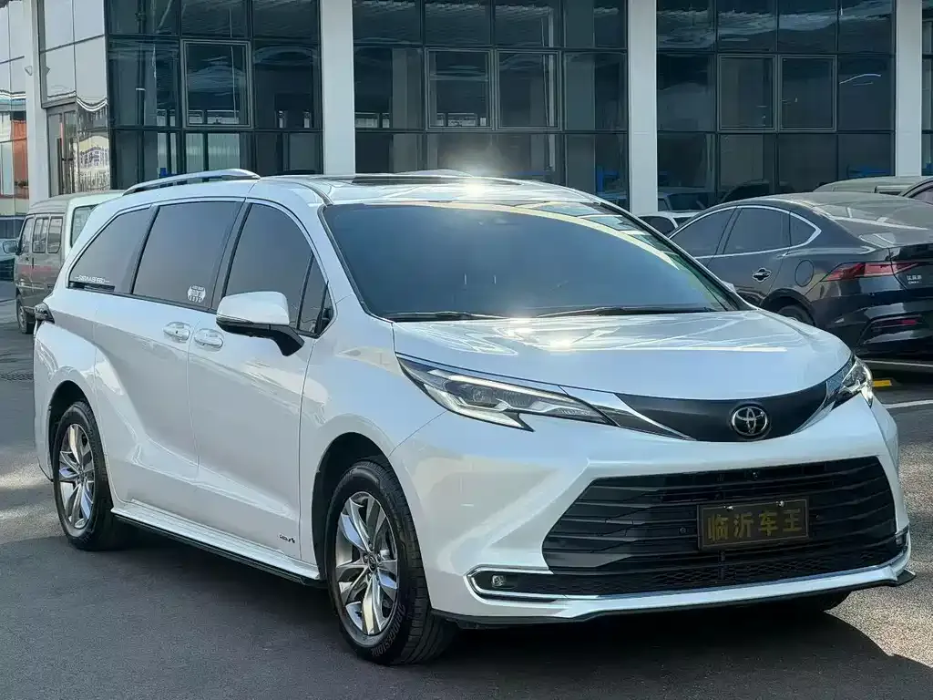 Toyota Sienna 2025 из CN, фото 3