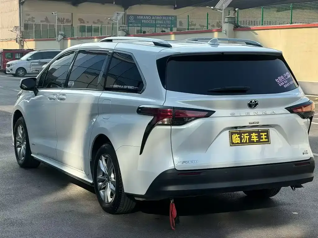 Toyota Sienna 2025 из CN, фото 8