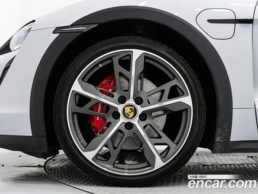 Porsche Taycan 2024 из KR, фото 7