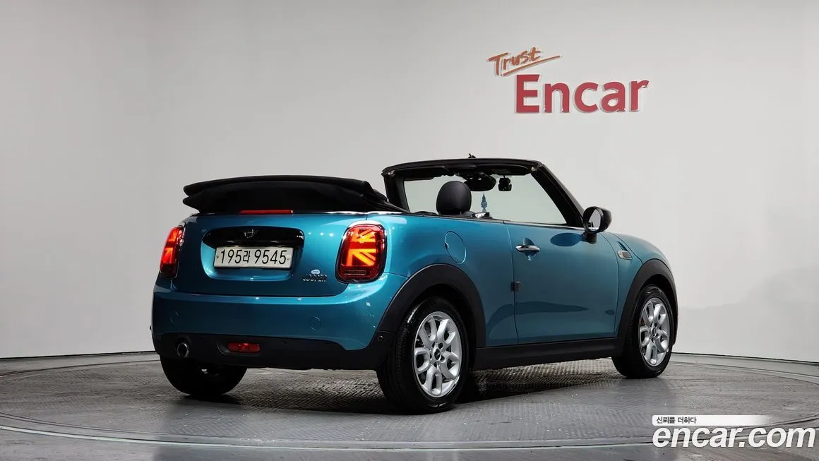 Mini Cooper Convertible 2021 из KR, фото 4