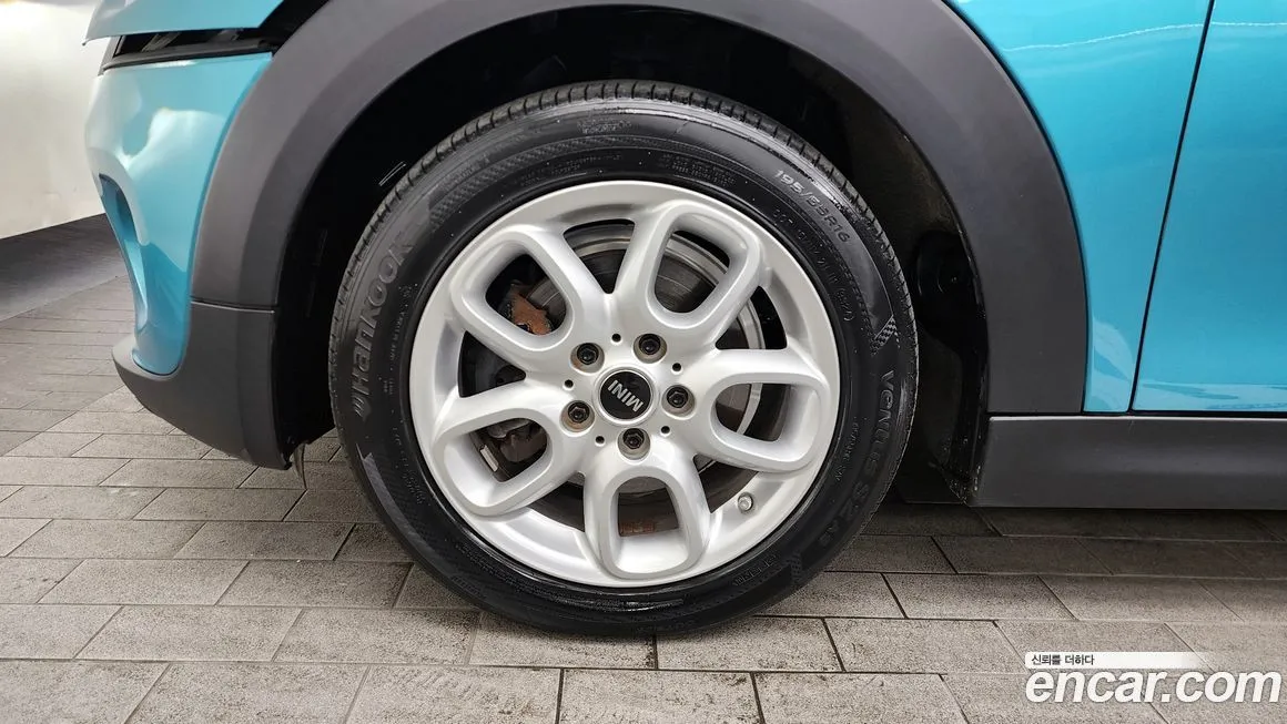 Mini Cooper Convertible 2021 из KR, фото 5