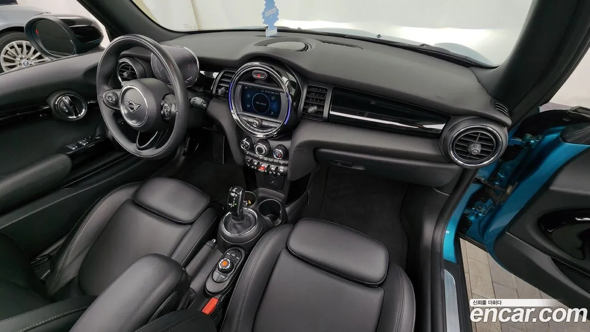 Mini Cooper Convertible 2021 из KR, фото 6