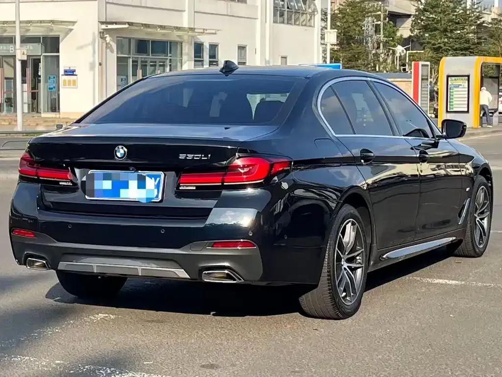 BMW 5 Series — фото 5