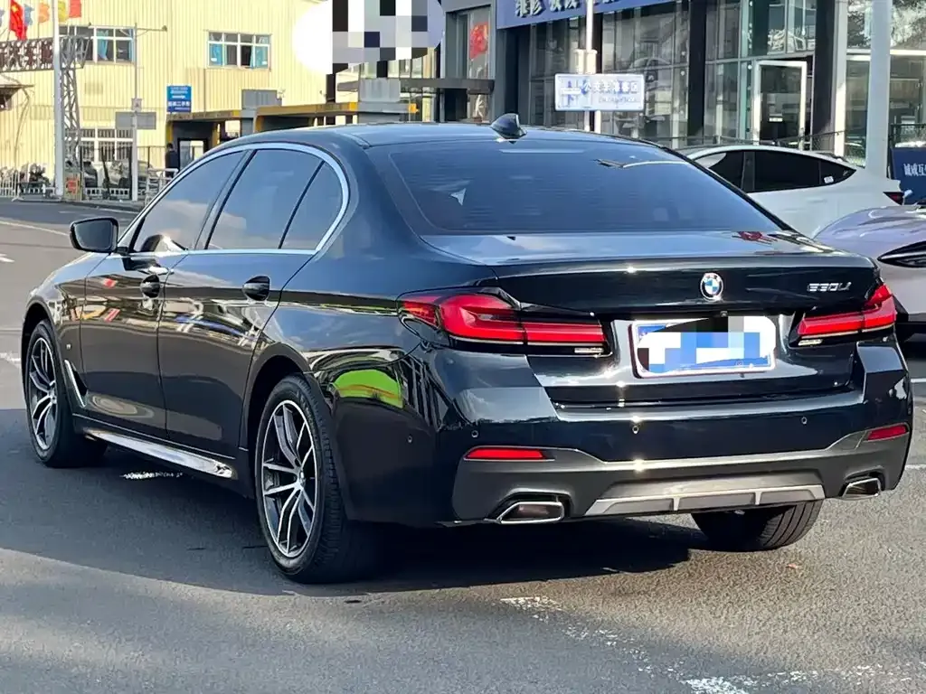 BMW 5 Series — фото 4