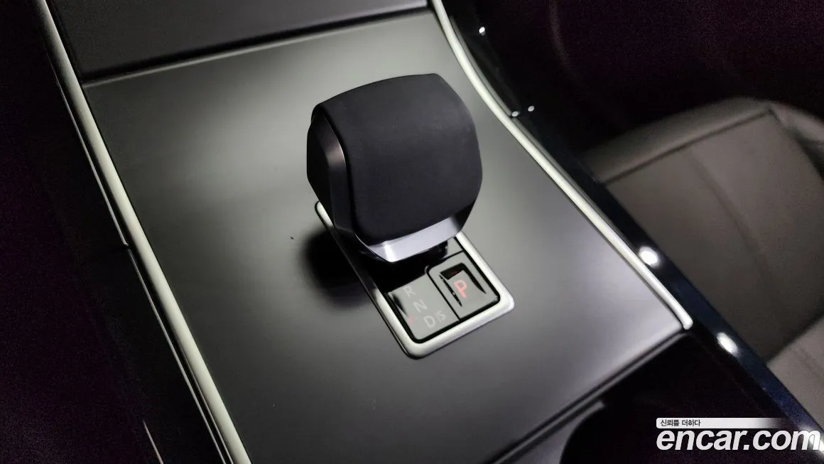 Land Rover Range Rover Velar 2025 из KR, фото 4