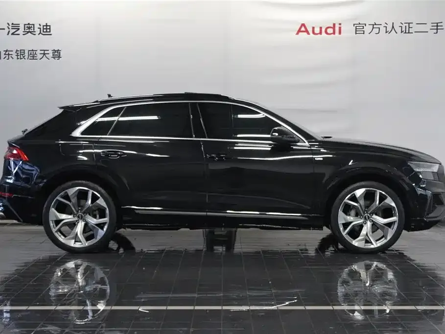 Audi Q8 2023 из CN, фото 7