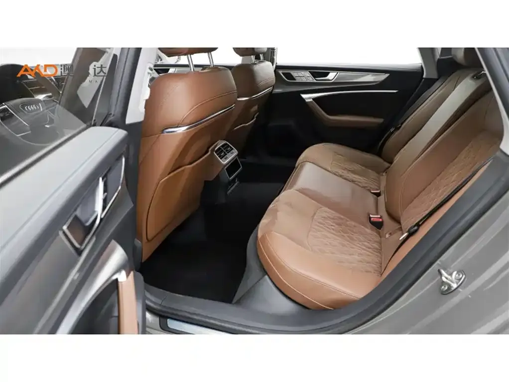 Audi A7L 2024 из CN, фото 8
