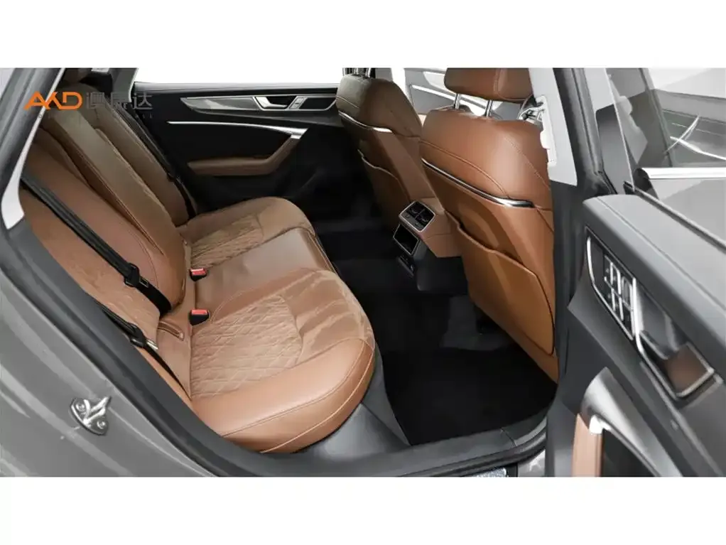 Audi A7L 2024 из CN, фото 10