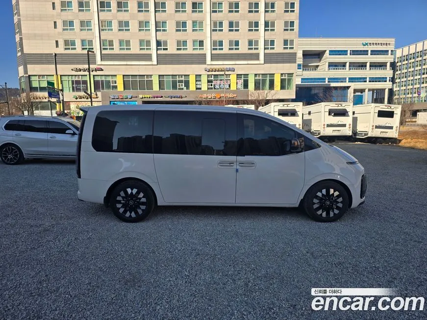 Hyundai Staria — фото 2