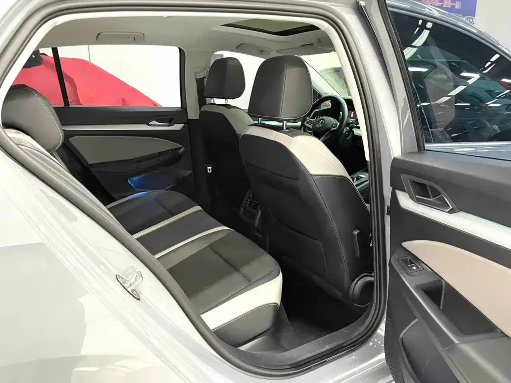 Volkswagen Golf 2021 из CN, фото 6