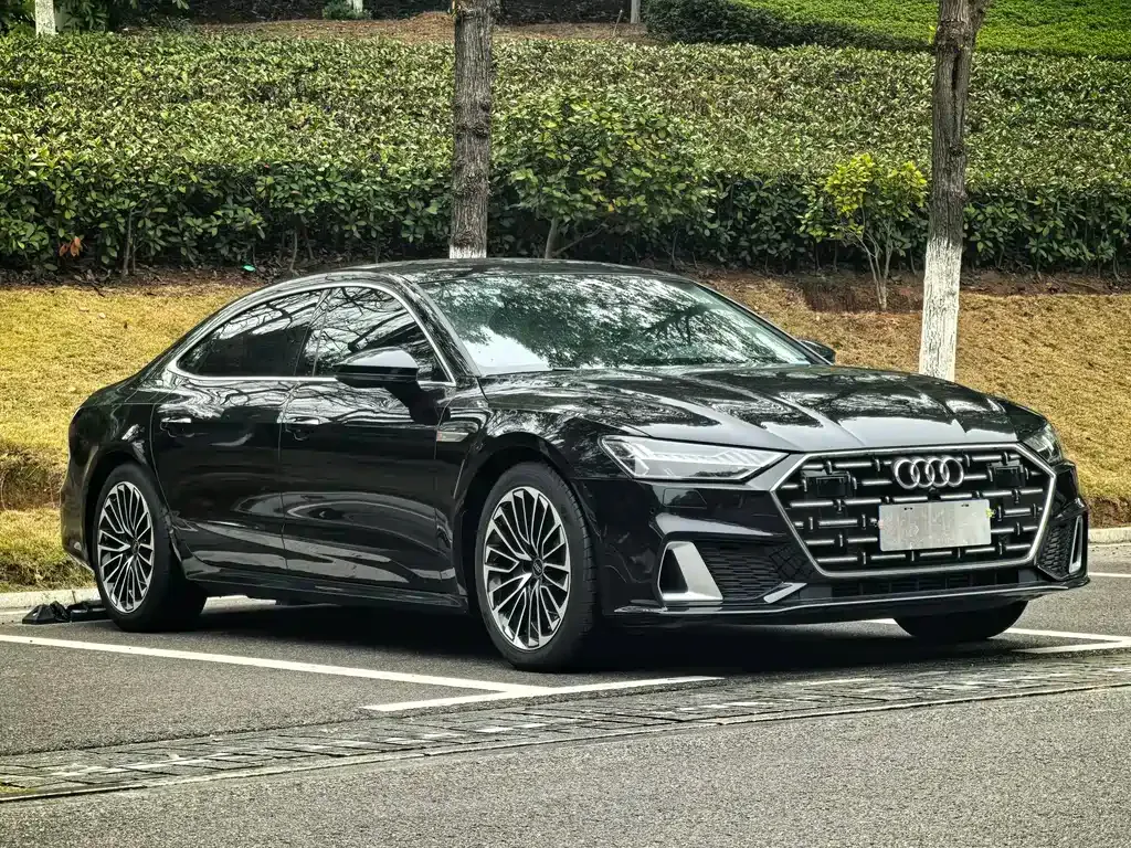 Audi A7L — фото 8