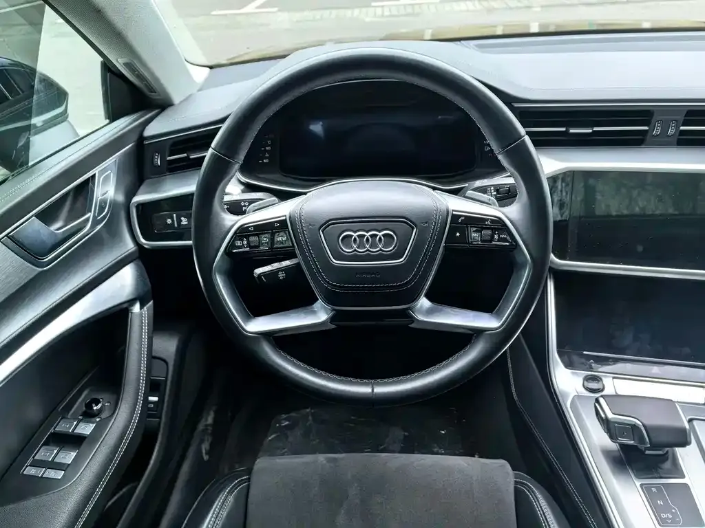 Audi A7L — фото 6