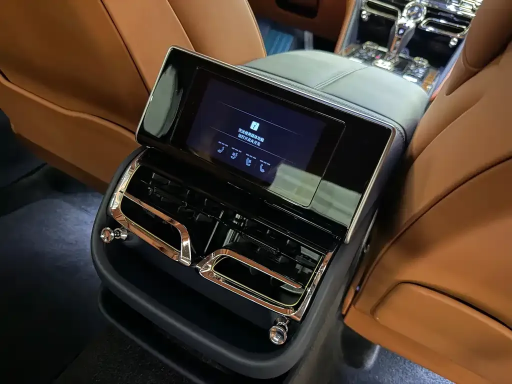 Bentley Flying Spur — фото 3