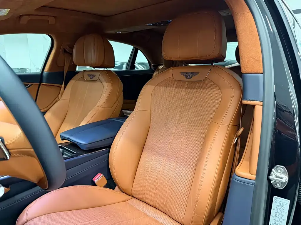 Bentley Flying Spur — фото 4