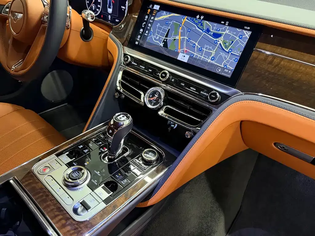 Bentley Flying Spur — фото 5