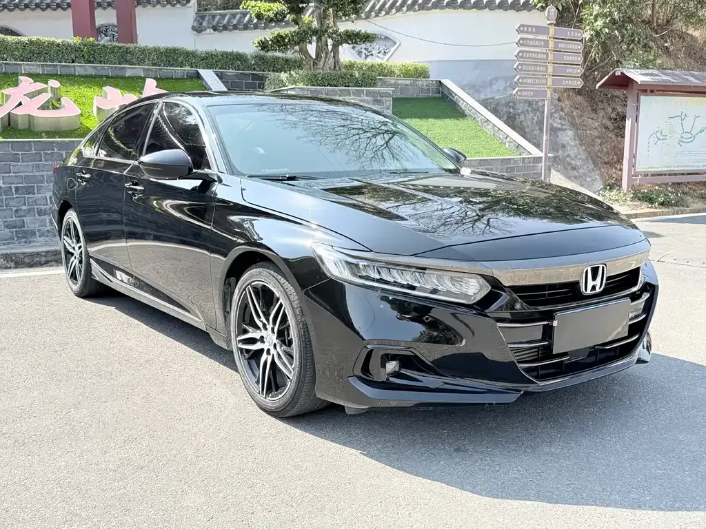 Honda Accord — фото 8