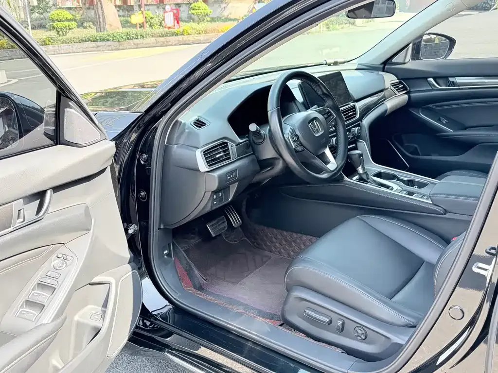 Honda Accord — фото 4
