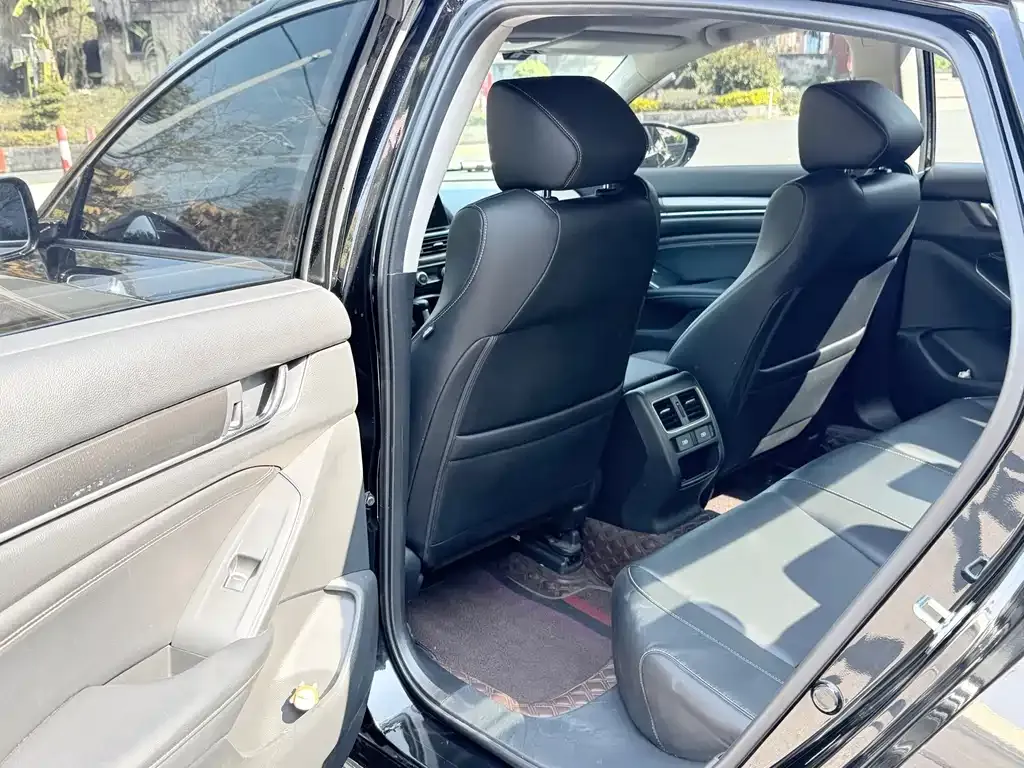 Honda Accord — фото 3