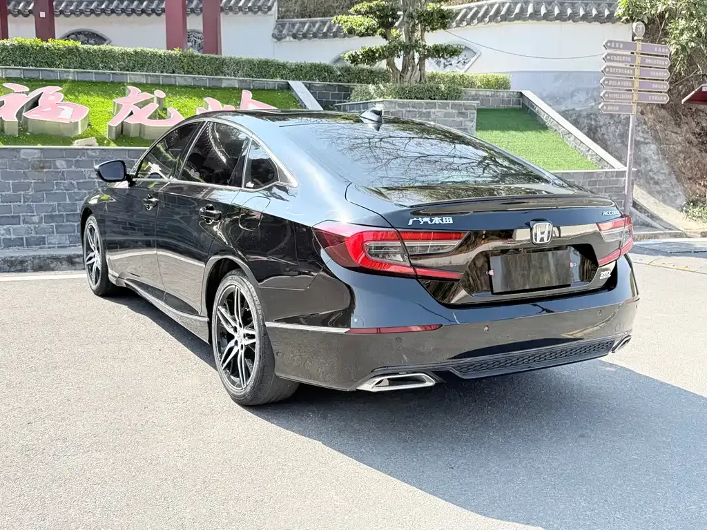 Honda Accord — фото 6