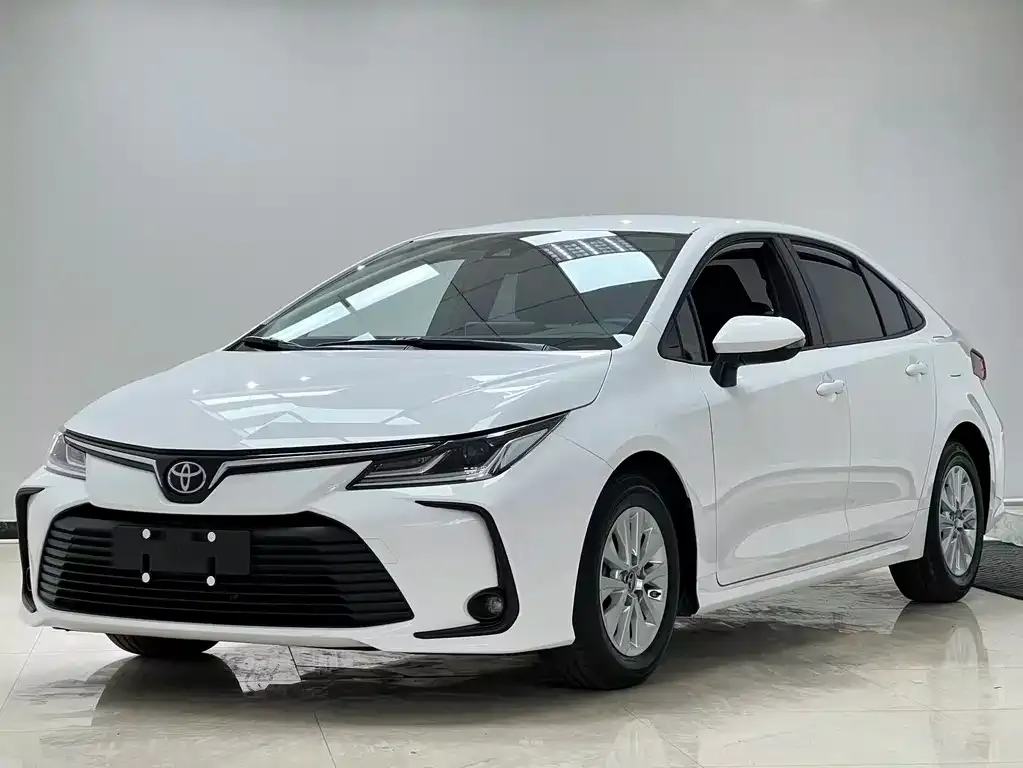 Toyota Corolla 2023 из CN, фото 1