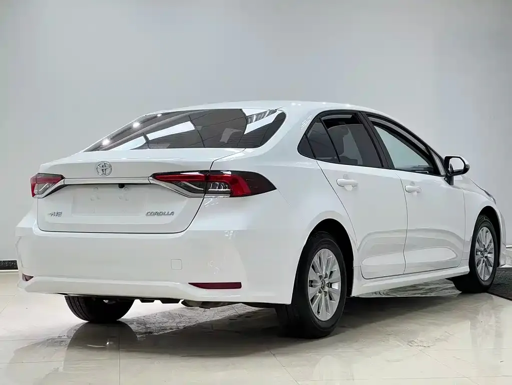 Toyota Corolla 2023 из CN, фото 2