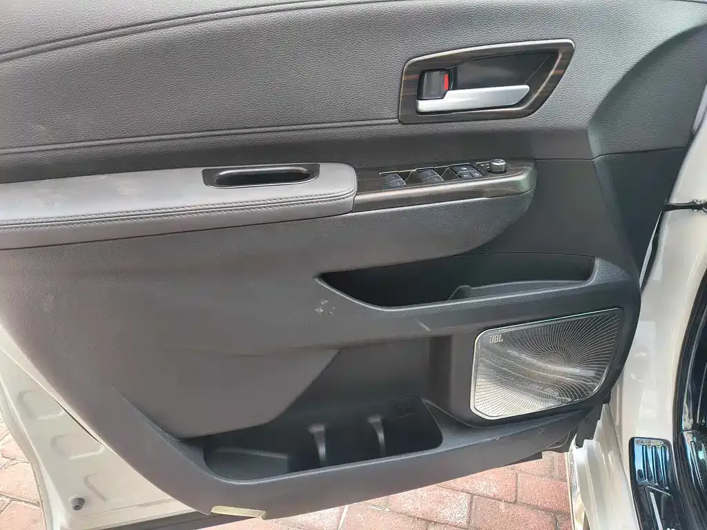 Toyota Sienna — фото 4