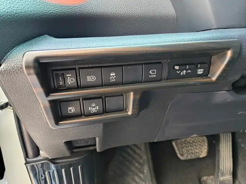 Toyota Sienna — фото 6