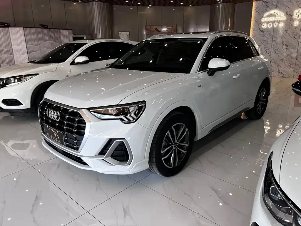 Audi Q3 2023 из CN, фото 1