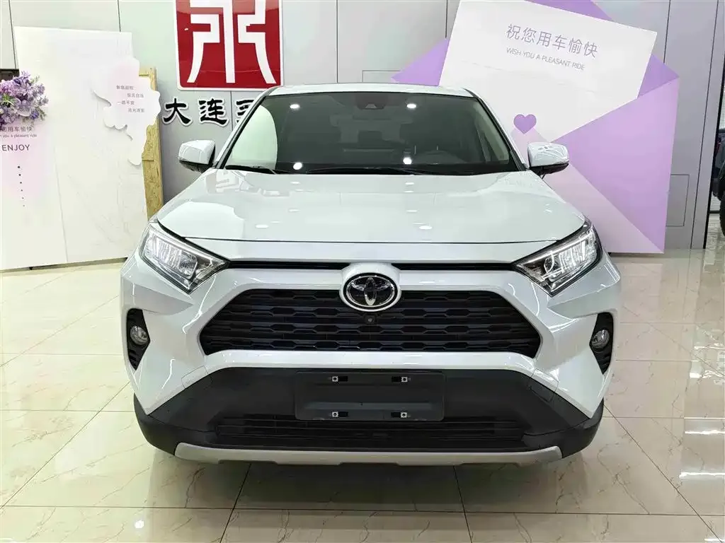 Toyota RAV4 — фото 5