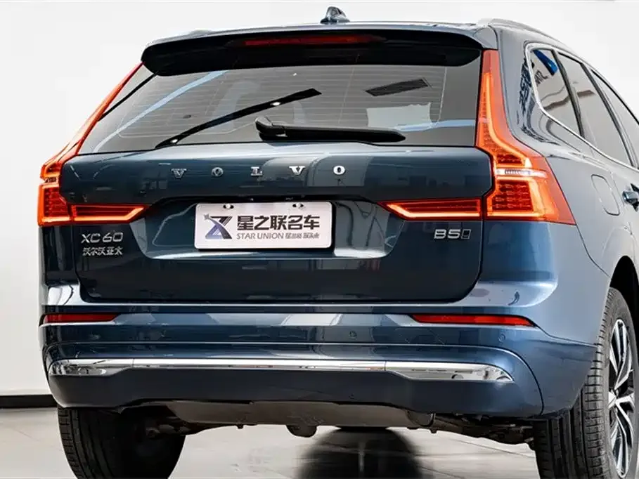 Volvo XC60 — фото 9