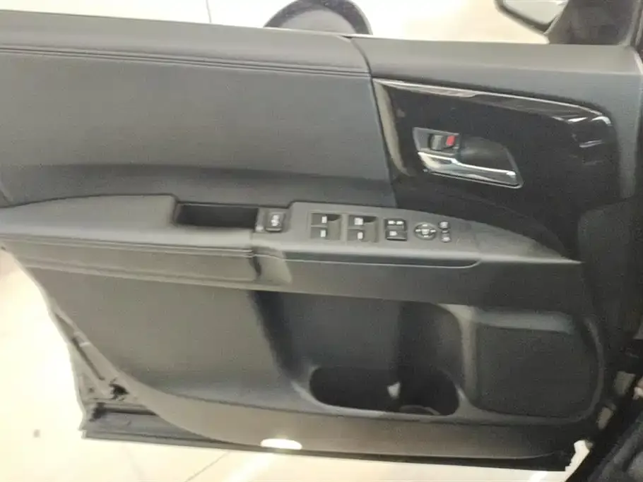Honda Elysion 2021 из CN, фото 2