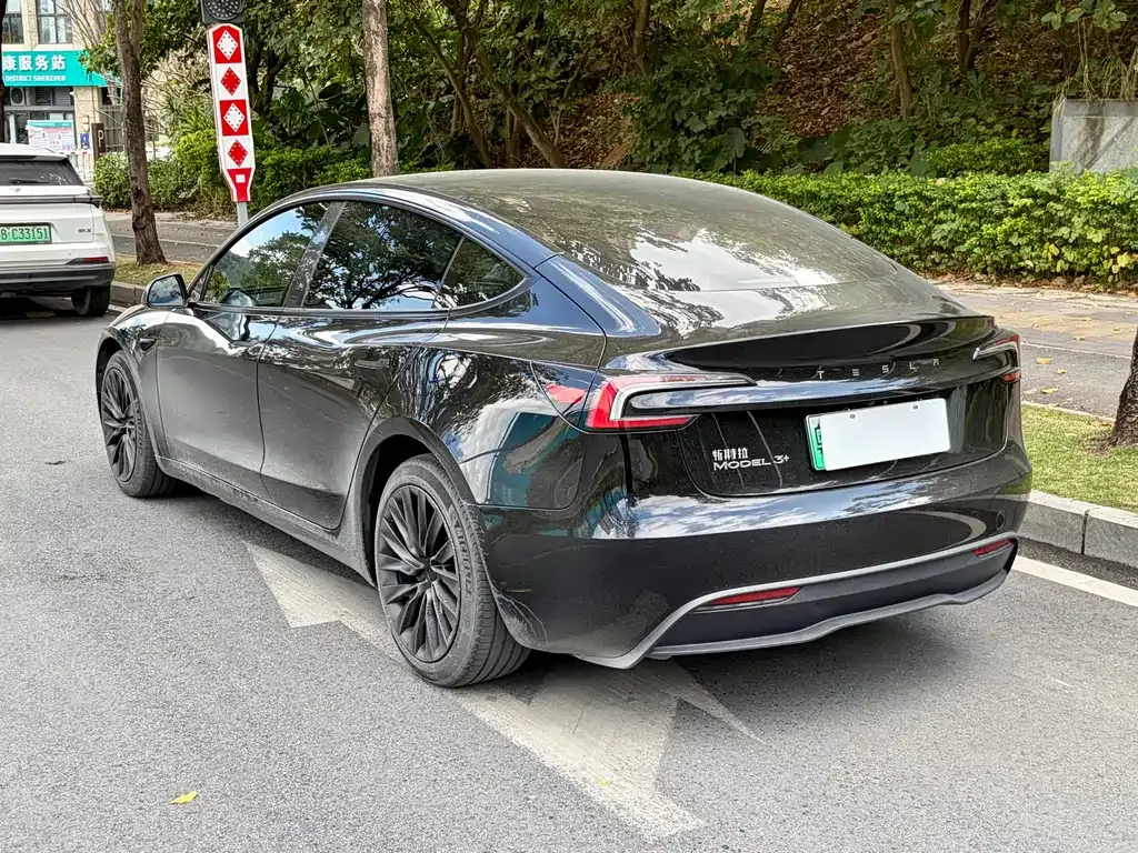 Tesla Model 3 — фото 4