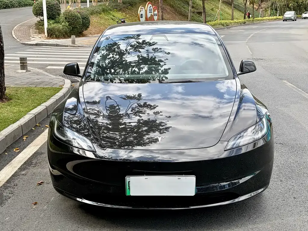 Tesla Model 3 — фото 5