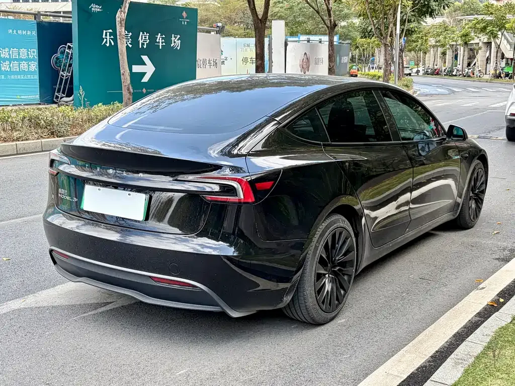 Tesla Model 3 — фото 6